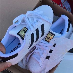 Addidas superstar women’s